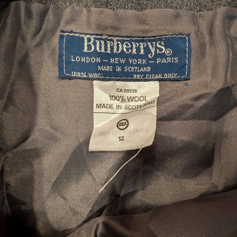 Mint Condition Vintage 80s Burberry Gray Wool Pleated Skirt - Picture 2 of 5